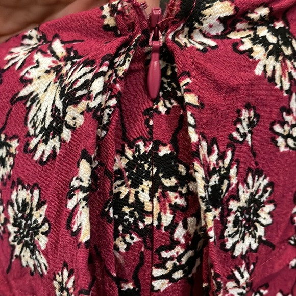 Forever 21 Small Wine Colored Floral Dress - Picture 4 of 4